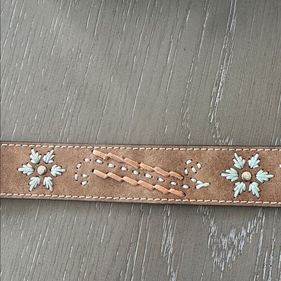 Western Tan Leather Belt with Silver-Tone Buckle Embroidered Women’s Size L EUC - Picture 9 of 12
